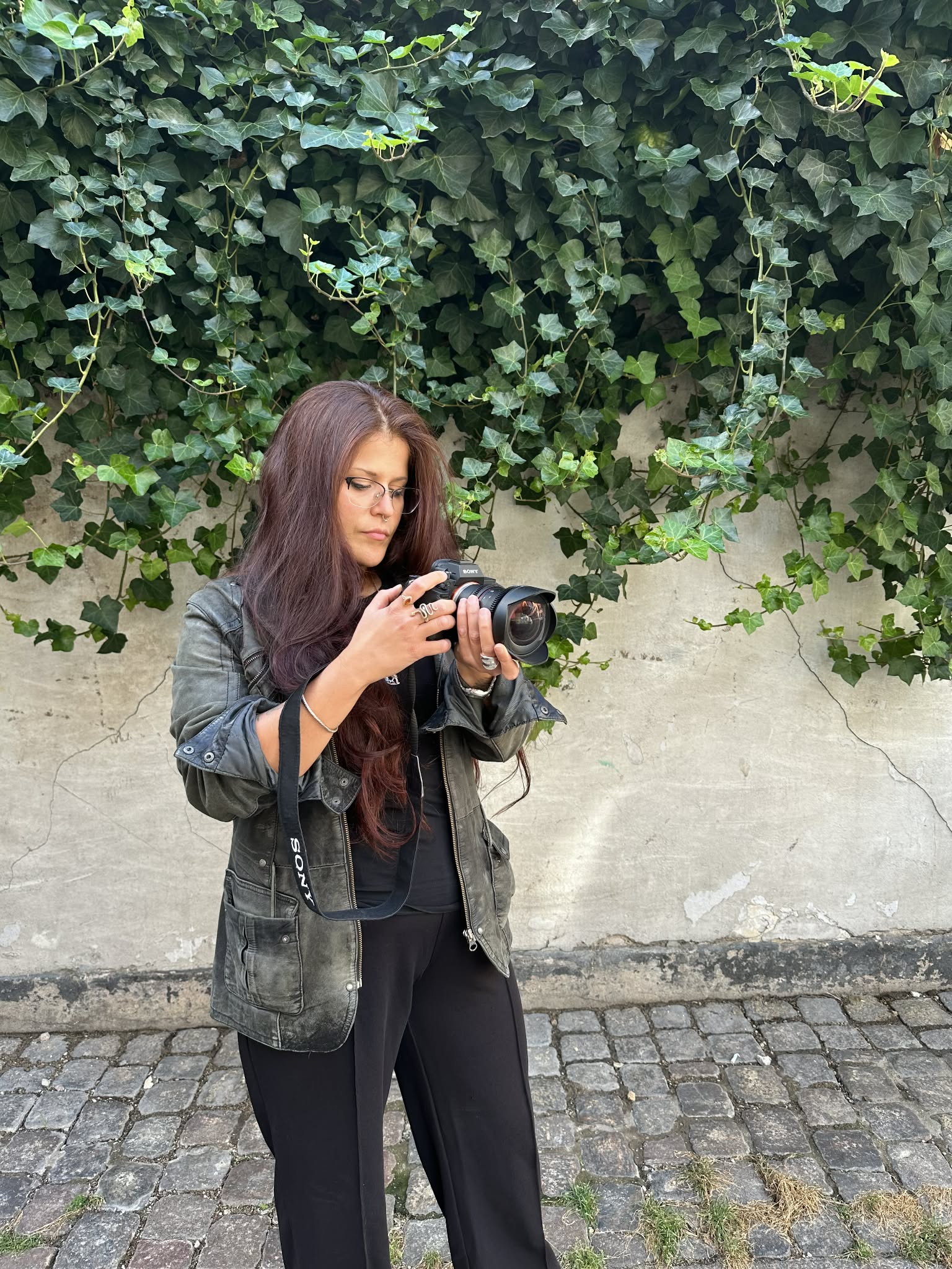 Image representing the photographer looking at the camera